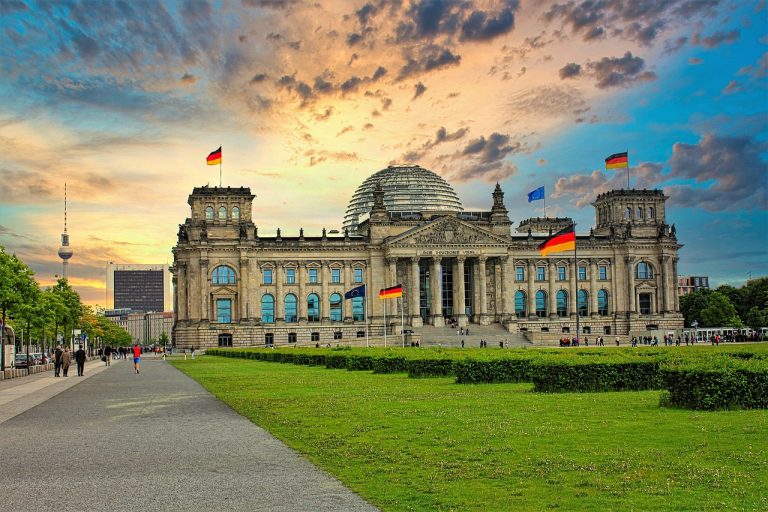 reichstag republic square berlin 6467816